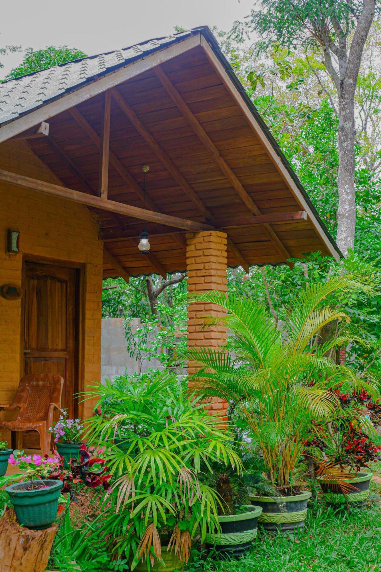 Lotus Eco Villa Sigiriya Buitenkant foto